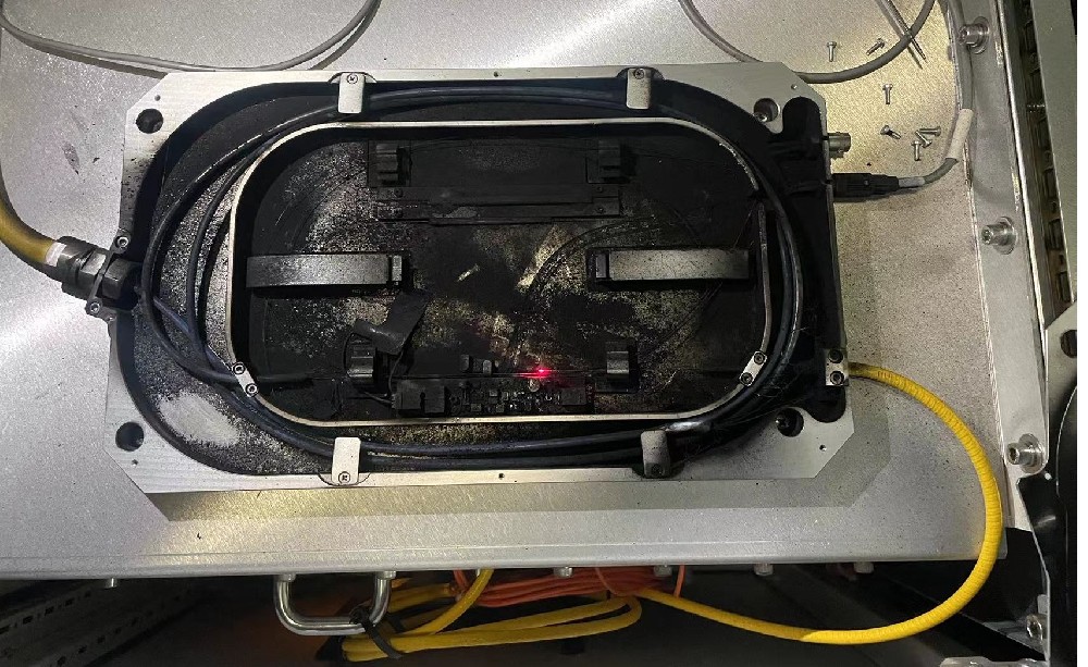 激光器安全回路人为短接造成激光器损坏 激光器安全回路人为短接造成激光器损坏